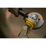 ΜΙΚΡΟΣ ΓΩΝΙΑΚΟΣ ΤΡΟΧΟΣ V20 125MM BRUSHLESS 18V(ΧΩΡΙΣ ΜΠΑΤΑΡΙΑ & ΦΟΡΤΙΣΤΗ)FATMAX STANLEY SFMCG700B